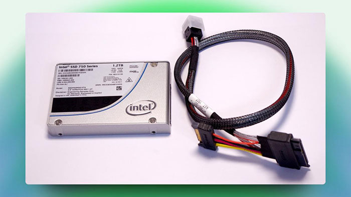 2014年-第一款采用NVMe协议的商用硬盘Intel SSD 750系列 2014年-第一款采用NVMe协议的商用硬盘Intel SSD 750系列